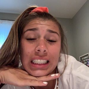 Meet your Posher, Chloe